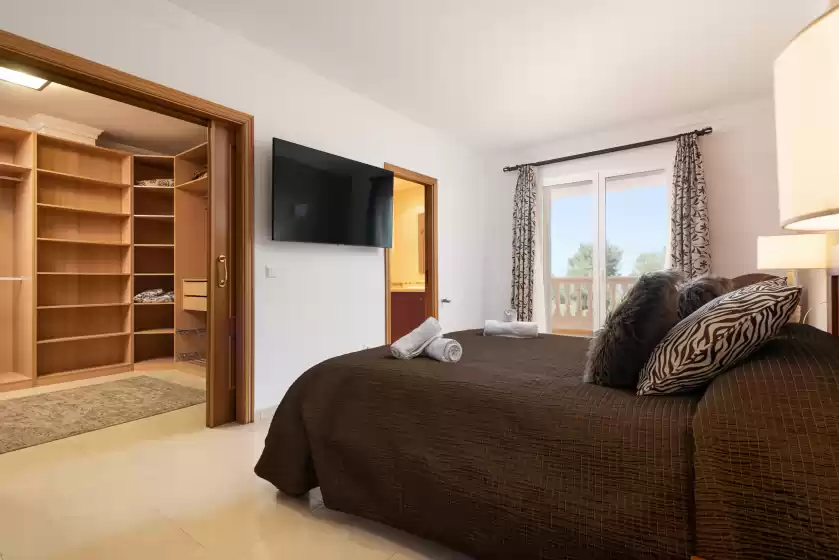 Holiday rentals in Villa gloria, Cala Pi