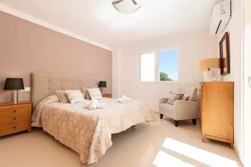 Holiday rentals in Villa gloria, Cala Pi