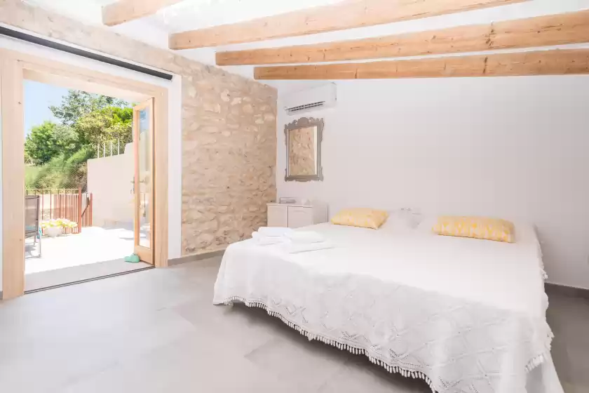 Holiday rentals in Can diana, Campanet