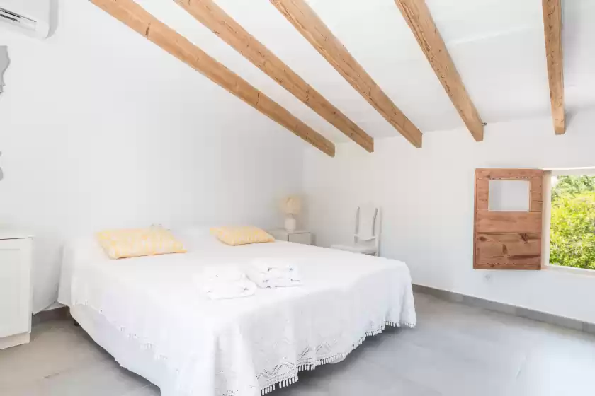 Holiday rentals in Can diana, Campanet