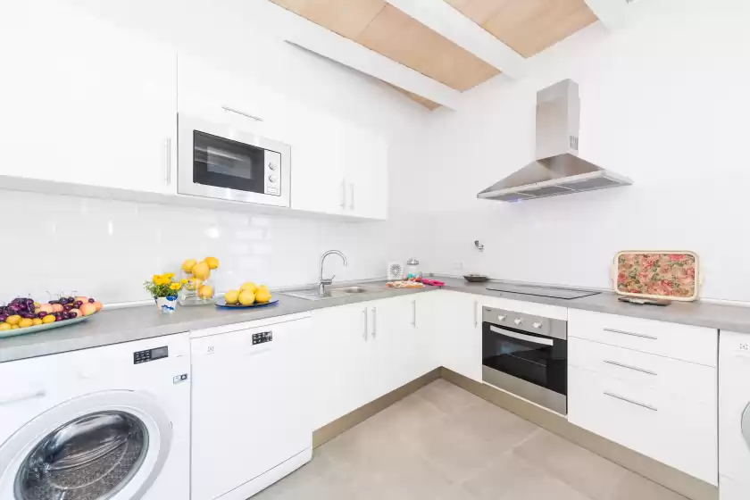 Holiday rentals in Can diana, Campanet