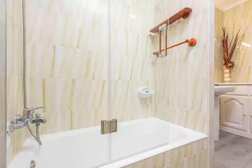 Holiday rentals in Golf, Alcanada