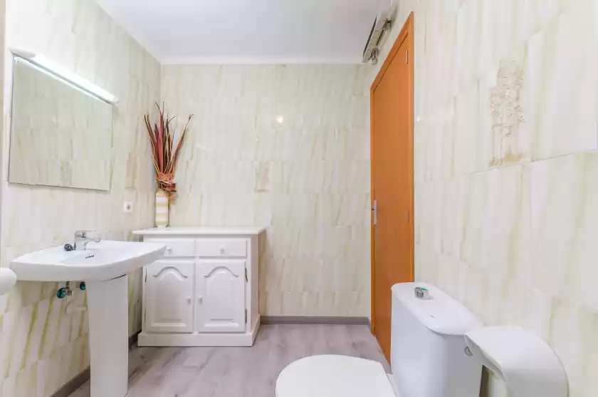 Holiday rentals in Golf, Alcanada