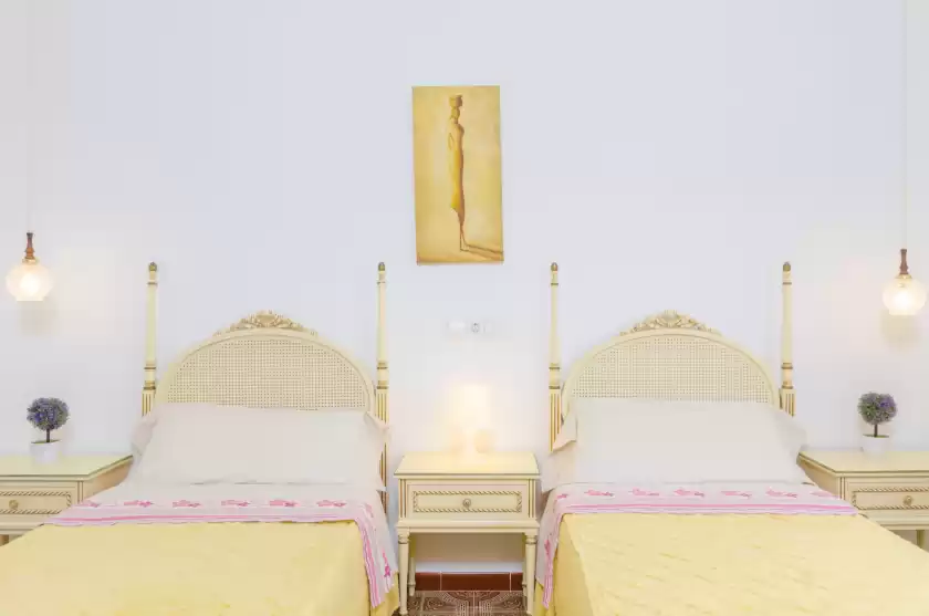 Holiday rentals in Can rosito, s'Illot-Cala Morlanda