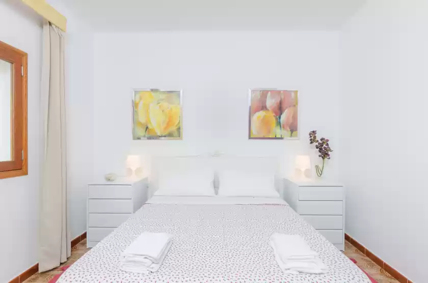 Holiday rentals in Can rosito, s'Illot-Cala Morlanda