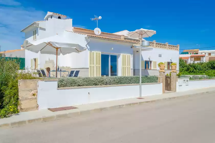 Holiday rentals in Can rosito, s'Illot-Cala Morlanda
