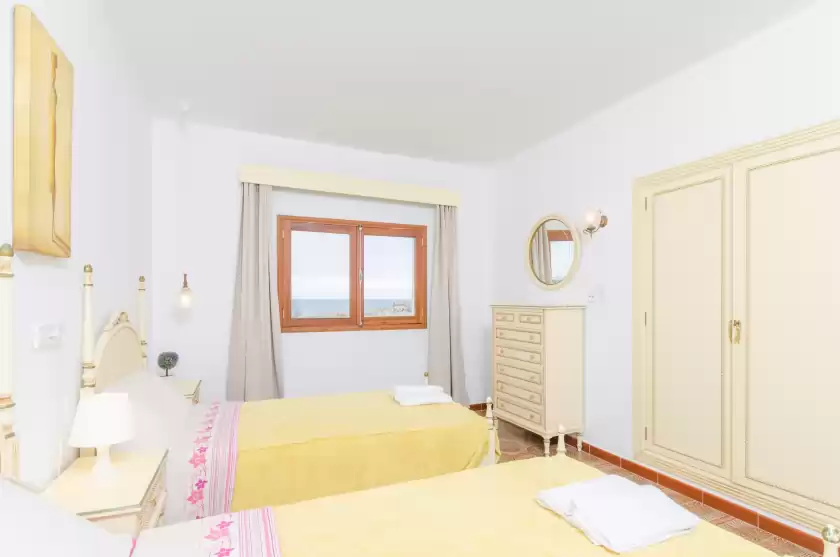 Holiday rentals in Can rosito, s'Illot-Cala Morlanda