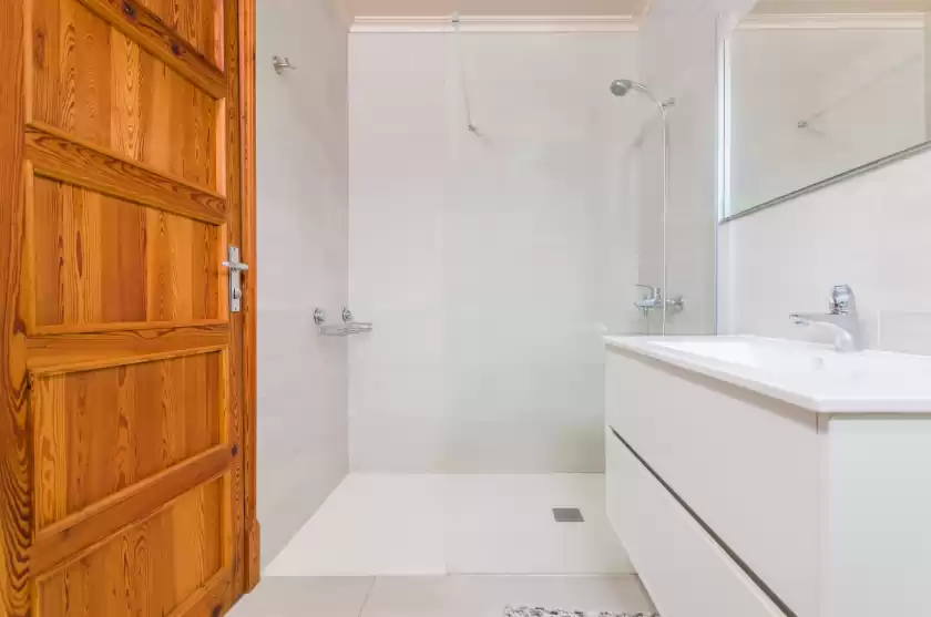 Holiday rentals in Can rosito, s'Illot-Cala Morlanda