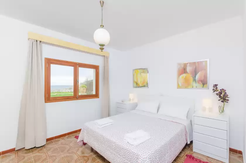 Holiday rentals in Can rosito, s'Illot-Cala Morlanda