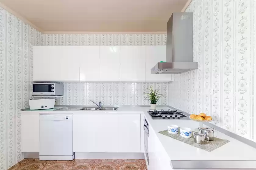 Holiday rentals in Can rosito, s'Illot-Cala Morlanda