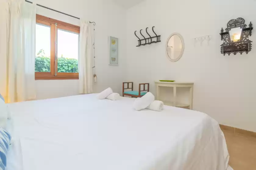 Holiday rentals in Sol i vent, Cala Llombards