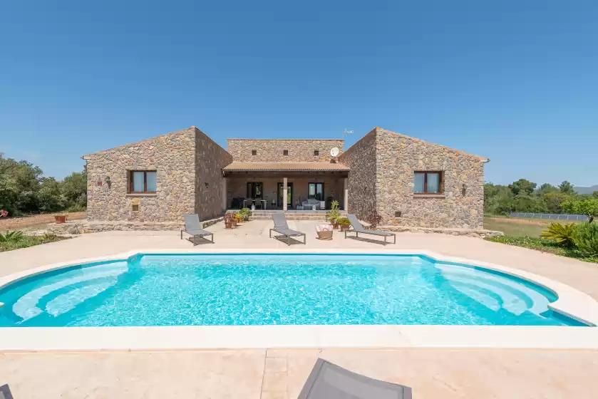 Holiday rentals in Bellpuig