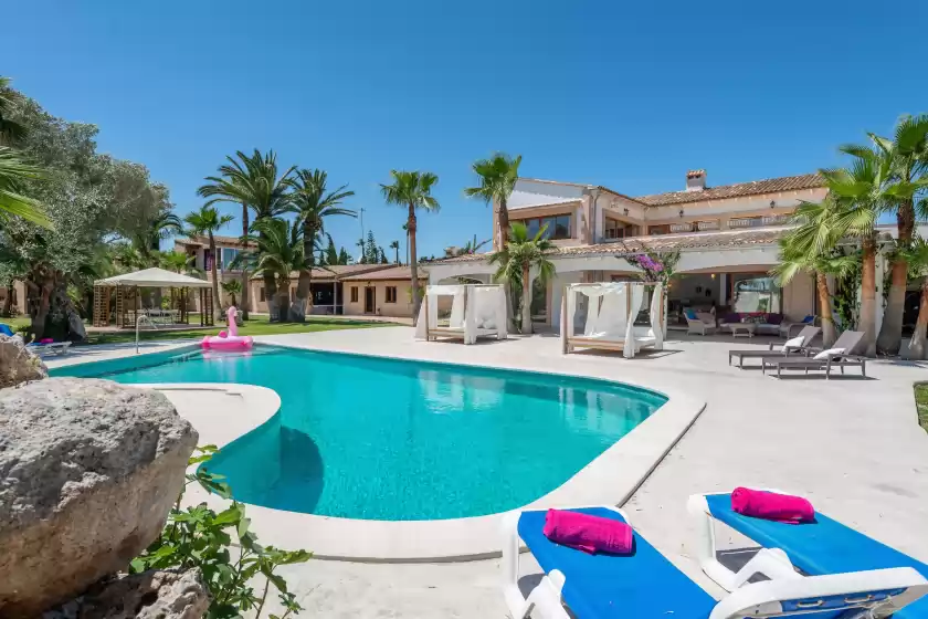 Holiday rentals in Santa margalida