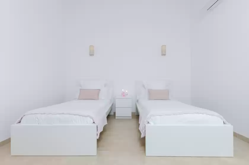 Holiday rentals in Dones d'aigua 11, s'Estanyol