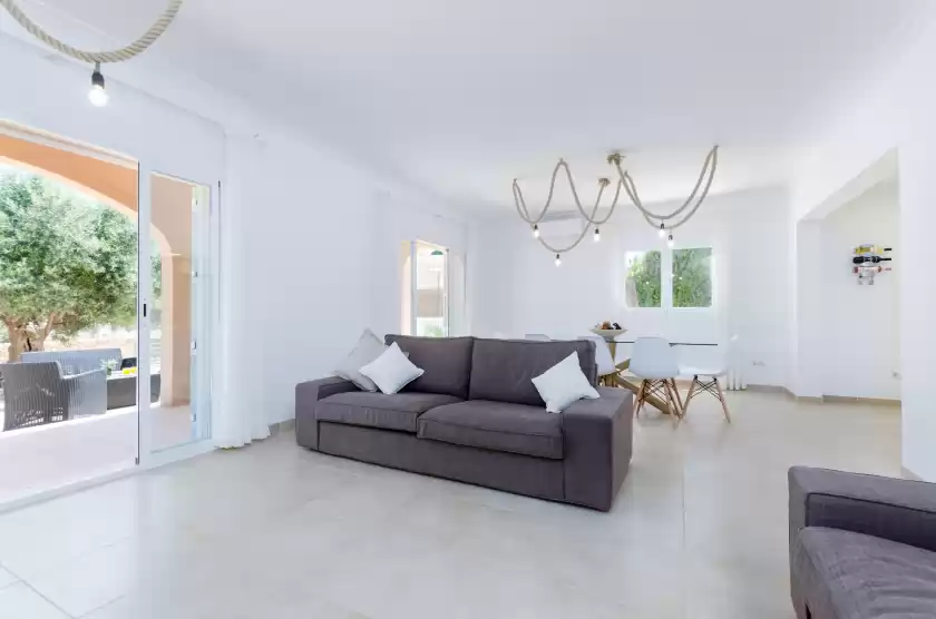 Holiday rentals in Dones d'aigua 11, s'Estanyol