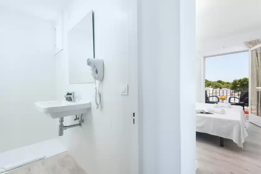 Holiday rentals in Hostal talamanca, Cala d'Or