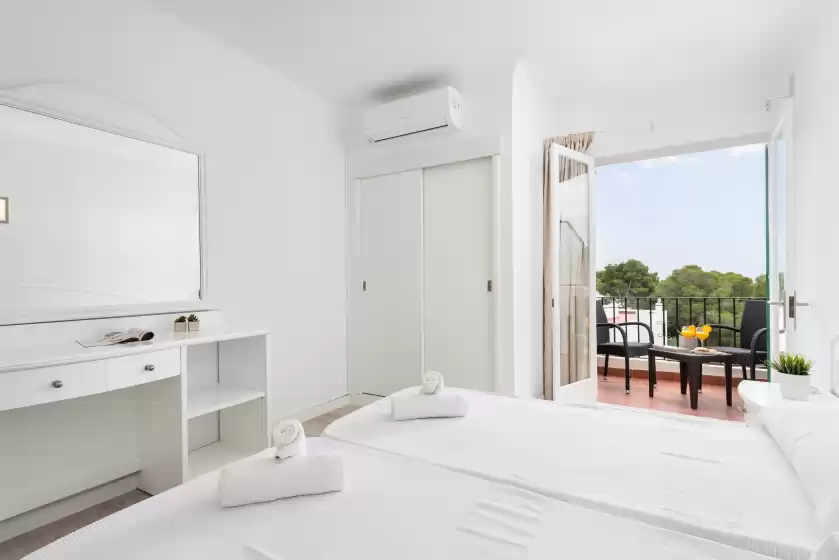 Holiday rentals in Hostal talamanca, Cala d'Or