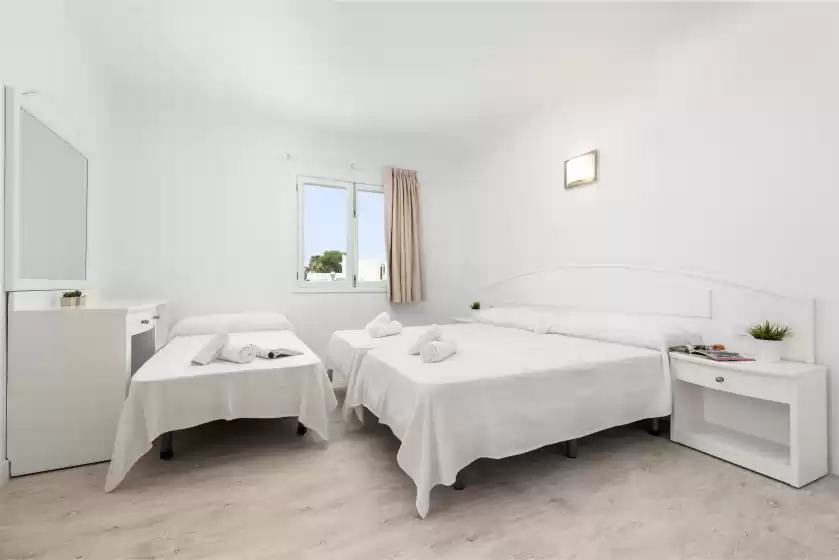 Holiday rentals in Hostal talamanca, Cala d'Or