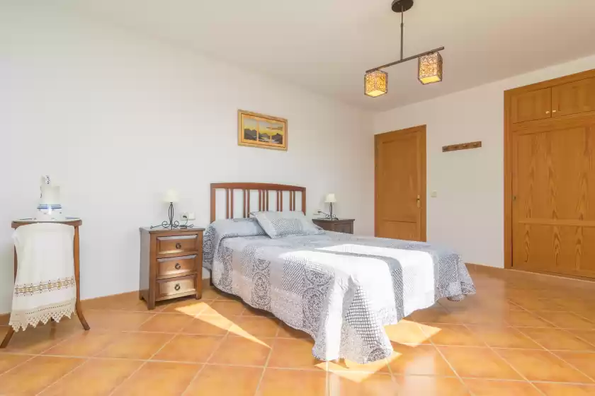 Holiday rentals in Can tut, Campanet