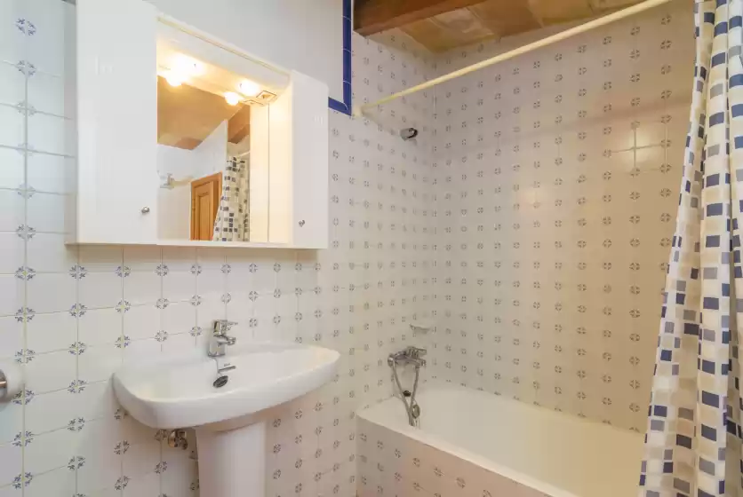 Holiday rentals in Can tut, Campanet