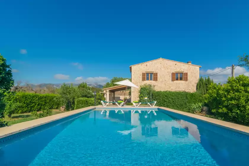 Holiday rentals in Can tut, Campanet