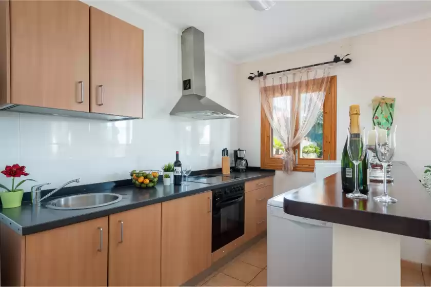 Holiday rentals in Vista sol, Ariany