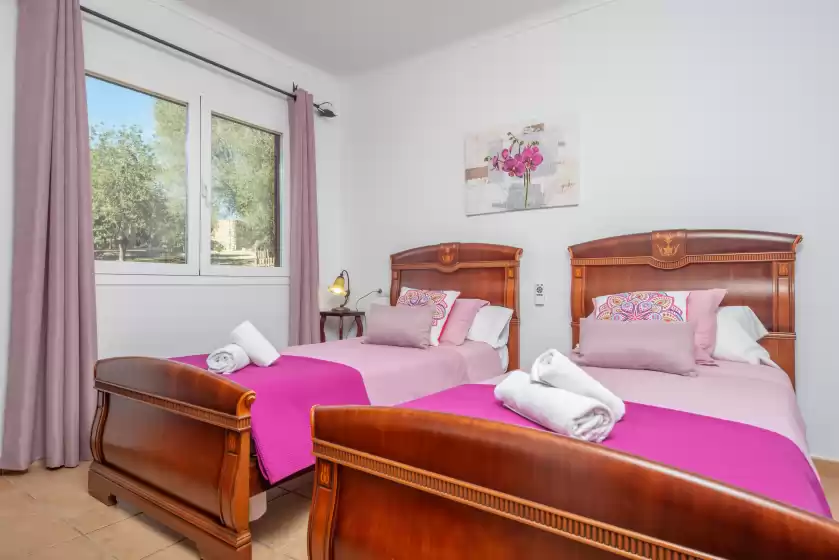 Holiday rentals in Vista sol, Ariany