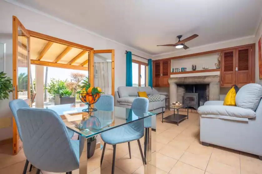 Holiday rentals in Vista sol, Ariany