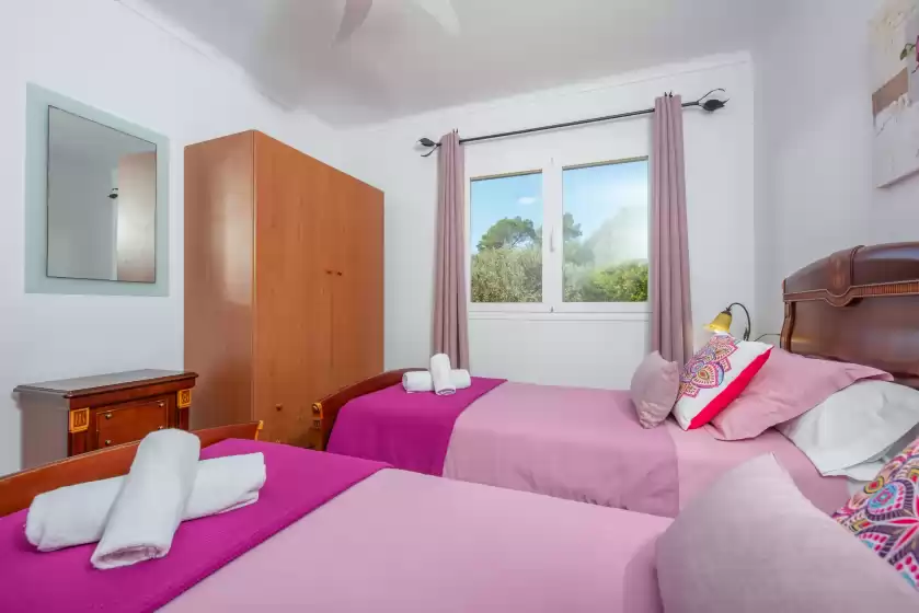 Holiday rentals in Vista sol, Ariany