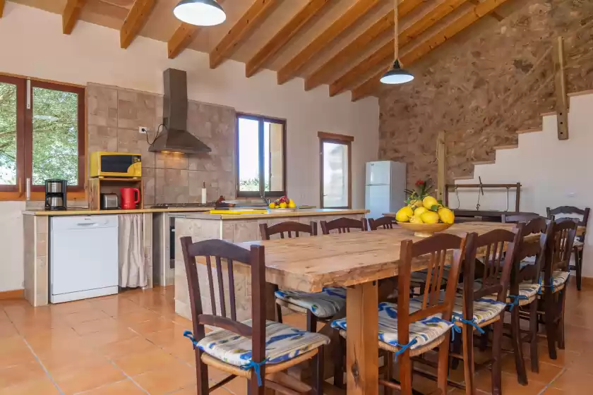 Holiday rentals in Lo den creus, Campos