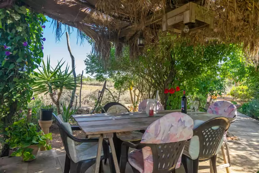 Holiday rentals in Lo den creus, Campos