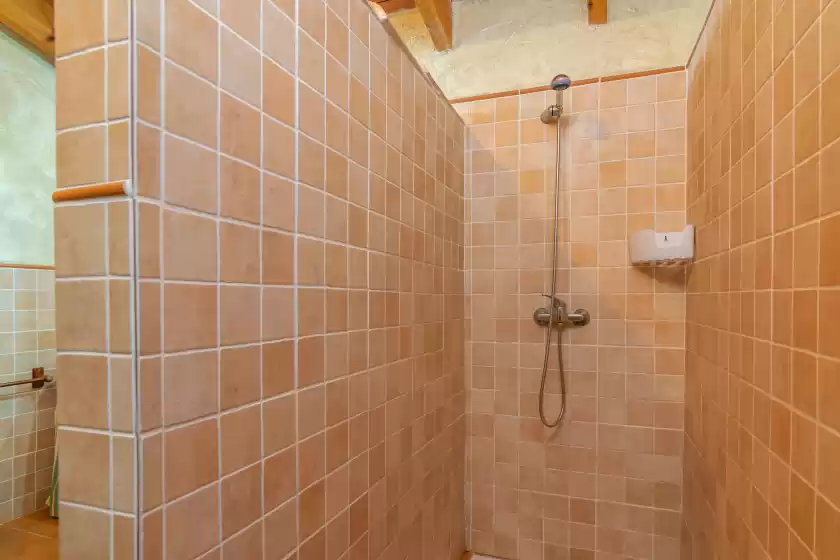 Holiday rentals in Lo den creus, Campos