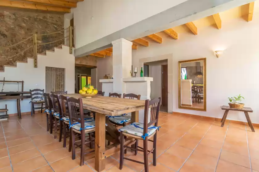 Holiday rentals in Lo den creus, Campos