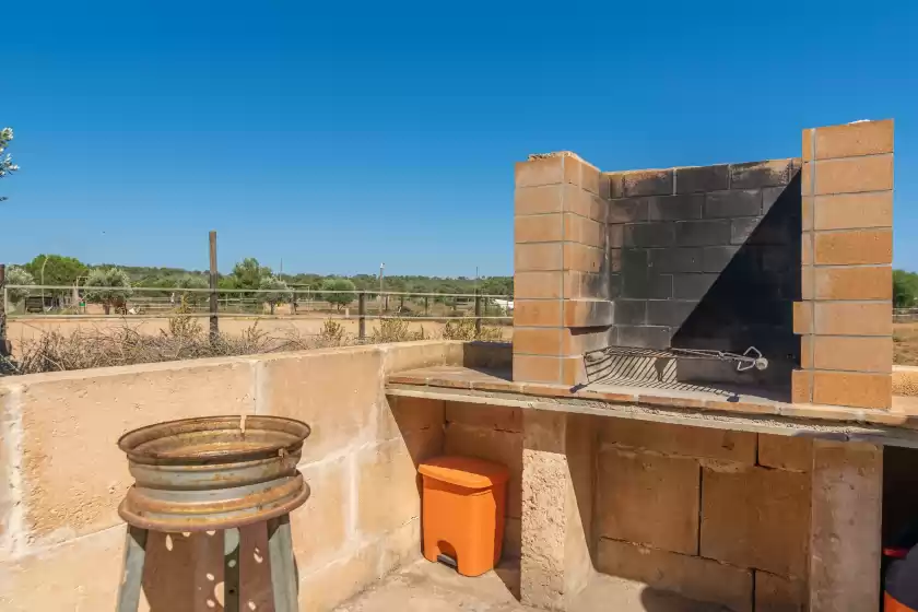 Holiday rentals in Lo den creus, Campos