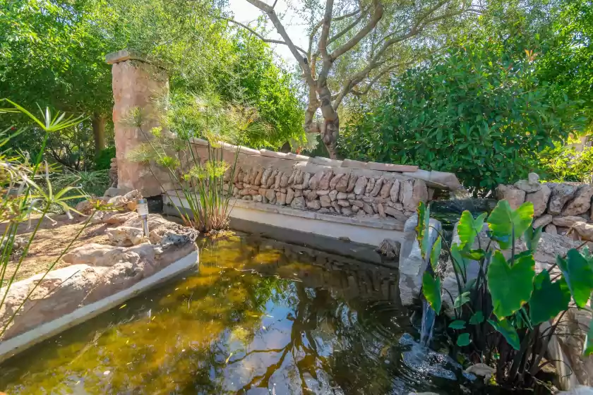 Holiday rentals in Lo den creus, Campos