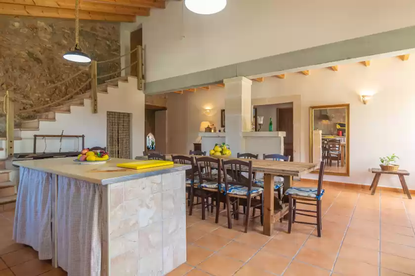 Holiday rentals in Lo den creus, Campos