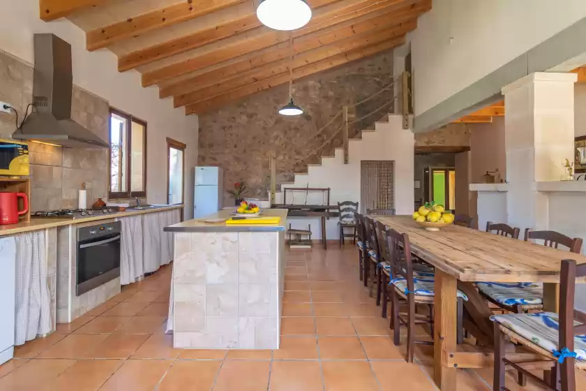 Holiday rentals in Lo den creus, Campos