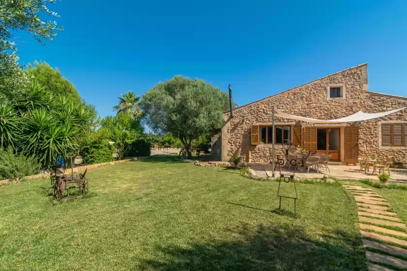 Holiday rentals in Lo den creus, Campos