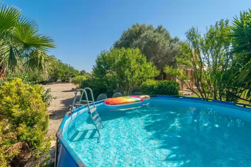 Holiday rentals in Lo den creus, Campos