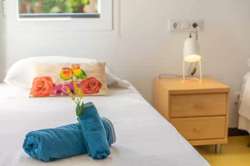 Holiday rentals in Mirella, Habitat