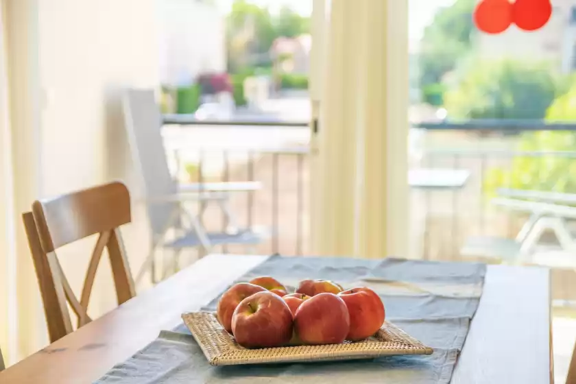 Holiday rentals in Mirella, Habitat