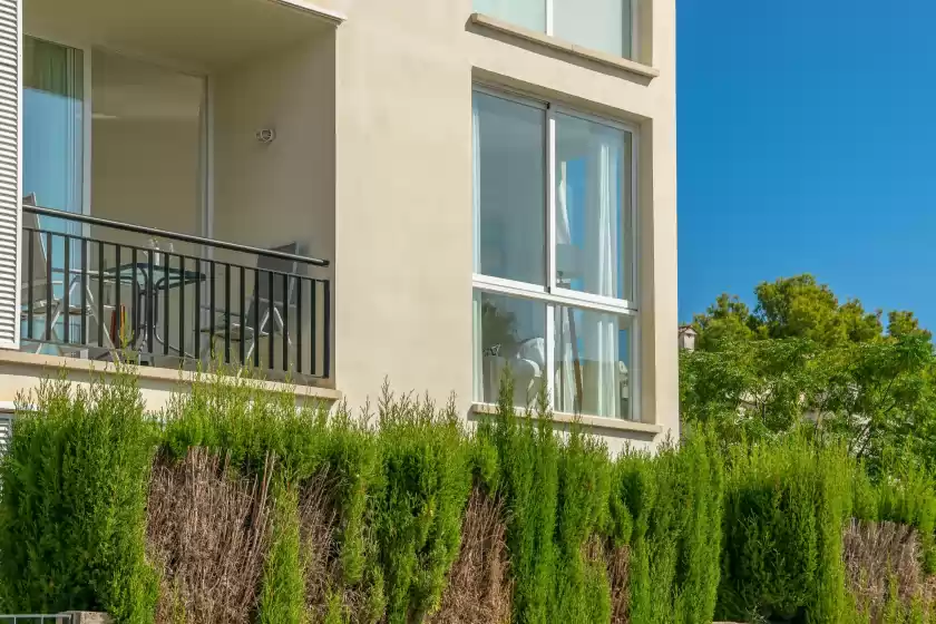 Holiday rentals in Mirella, Habitat