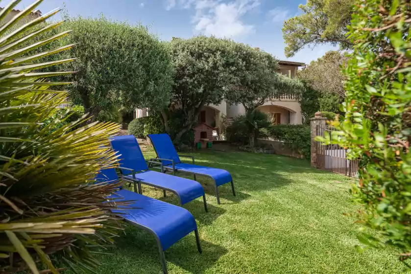 Holiday rentals in La casa del far, Alcanada