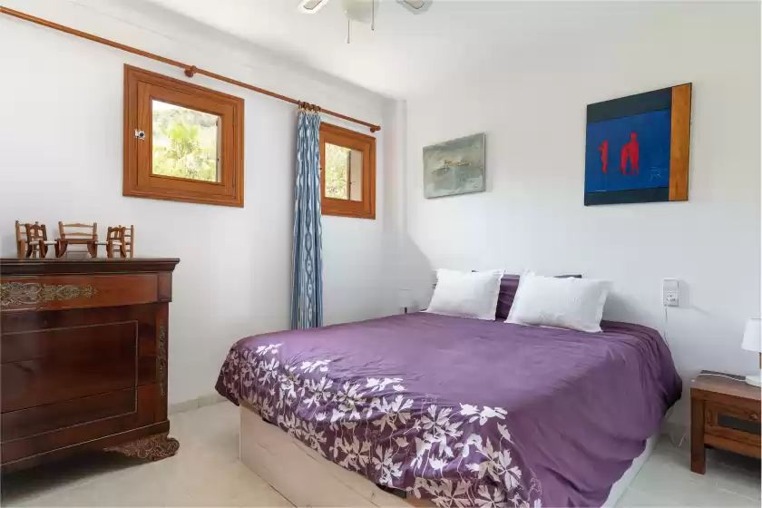 Holiday rentals in La casa del far, Alcanada