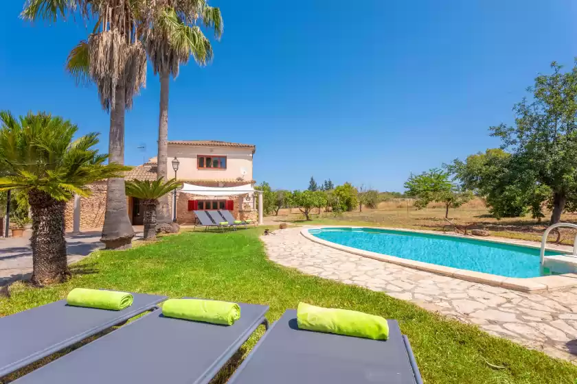 Holiday rentals in Son figuerola