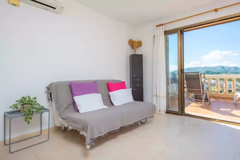 Holiday rentals in Perleta, Cala Rajada