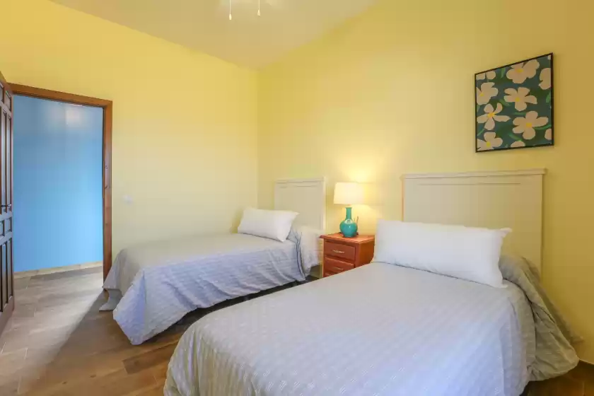 Holiday rentals in Montecristo 4, Carmona
