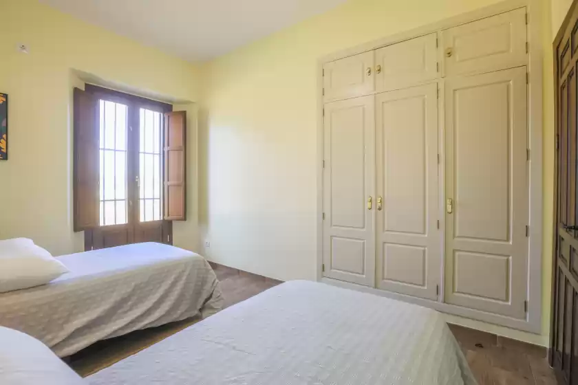 Holiday rentals in Montecristo 4, Carmona