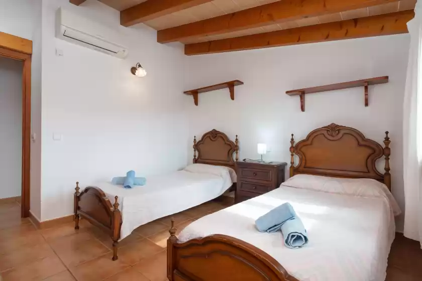 Holiday rentals in Can lliganya, s'Horta