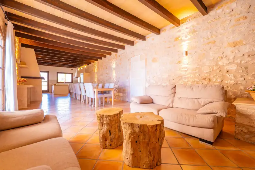 Holiday rentals in Son rossinyol nou, Campos